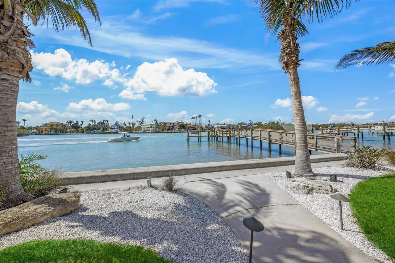 471 Bayshore Road, Nokomis, FL 34275 Photo