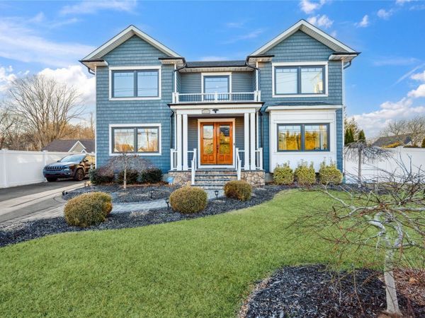 1260 Smithtown Avenue, Bohemia, NY 11716