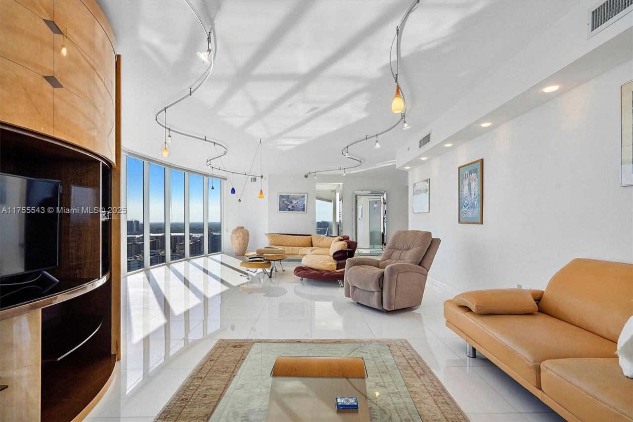 17555 Collins Ave, Unit 3701, Sunny Isles Beach, FL 33160 Photo