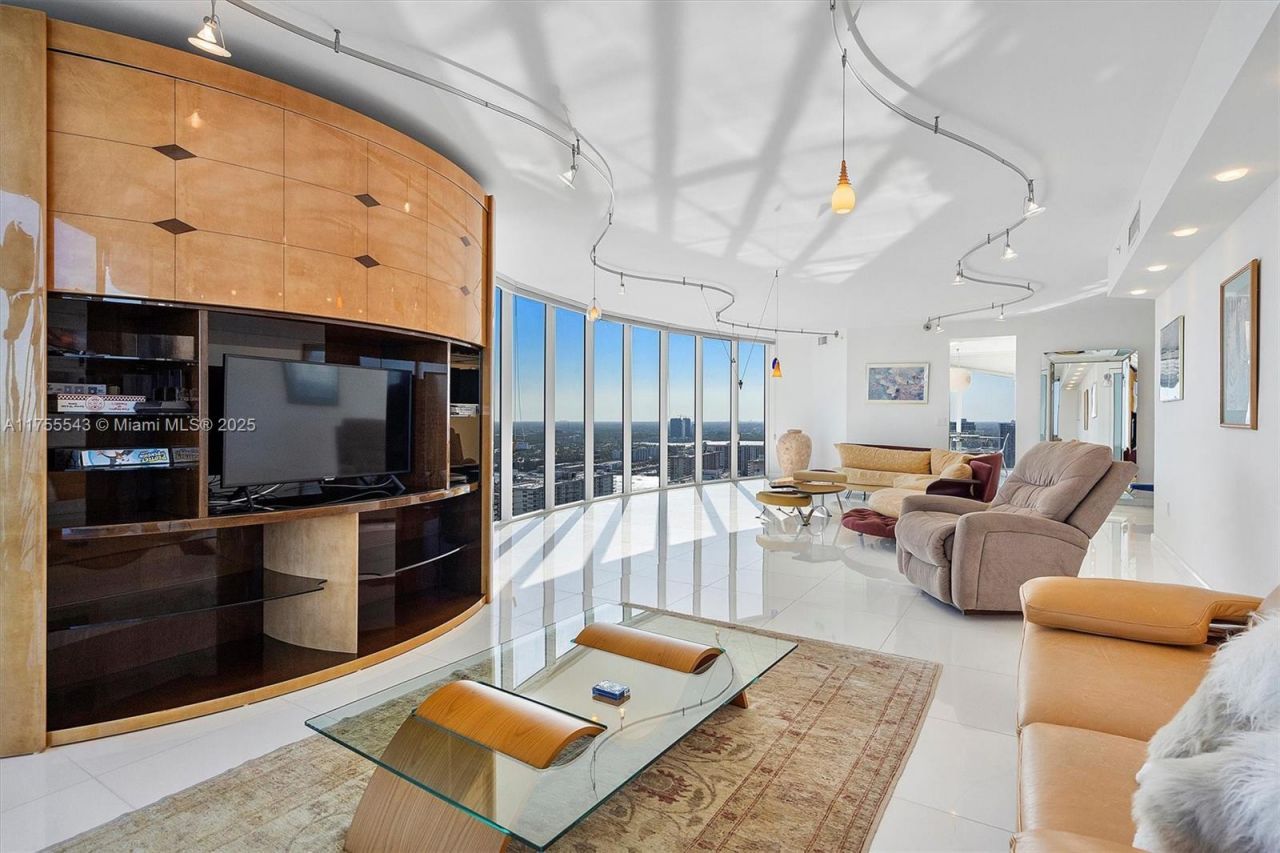 17555 Collins Ave, Unit 3701, Sunny Isles Beach, FL 33160 Photo