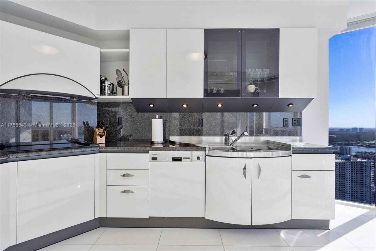 17555 Collins Ave, Unit 3701, Sunny Isles Beach, FL 33160 Photo