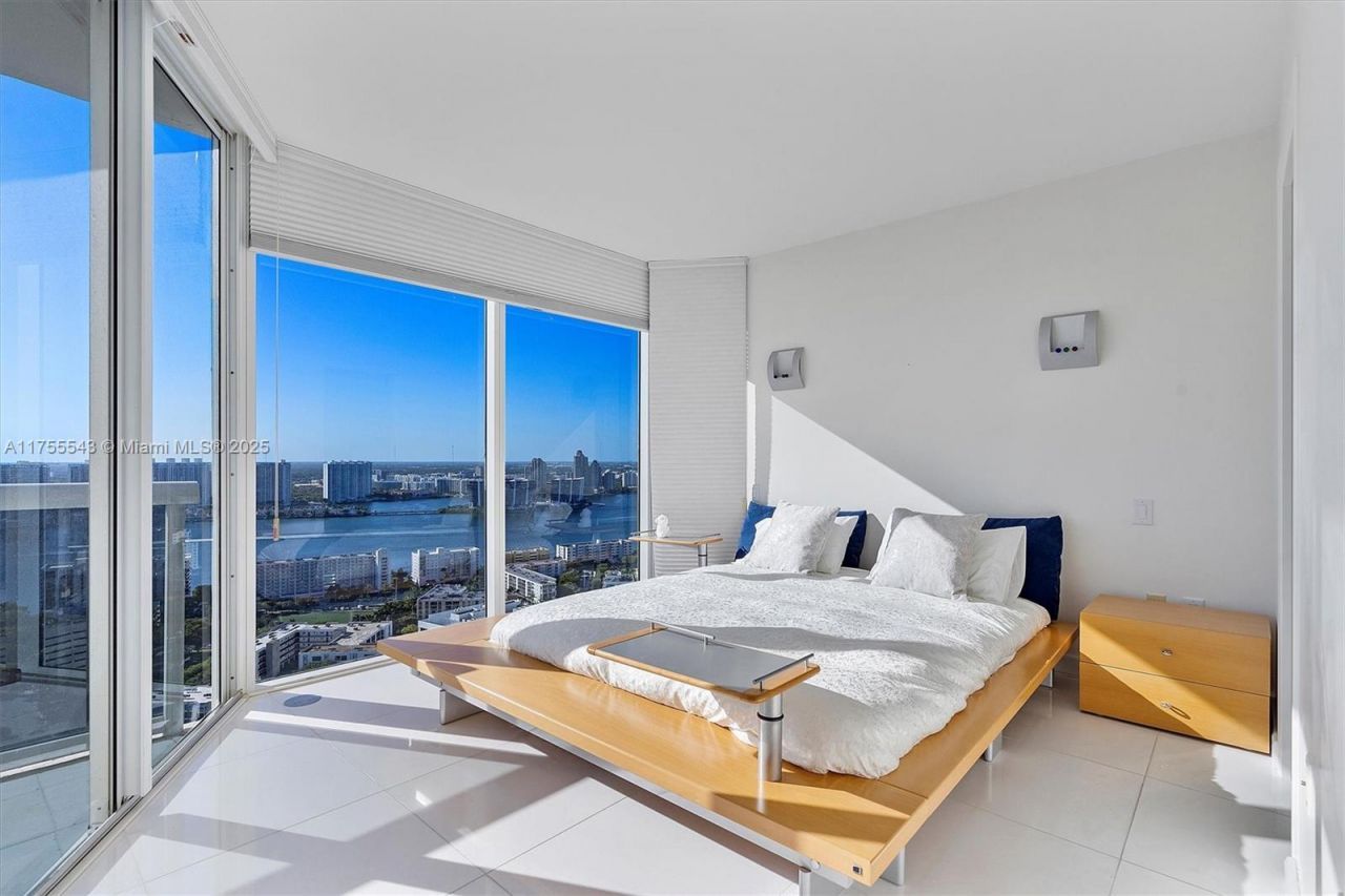 17555 Collins Ave, Unit 3701, Sunny Isles Beach, FL 33160 Photo