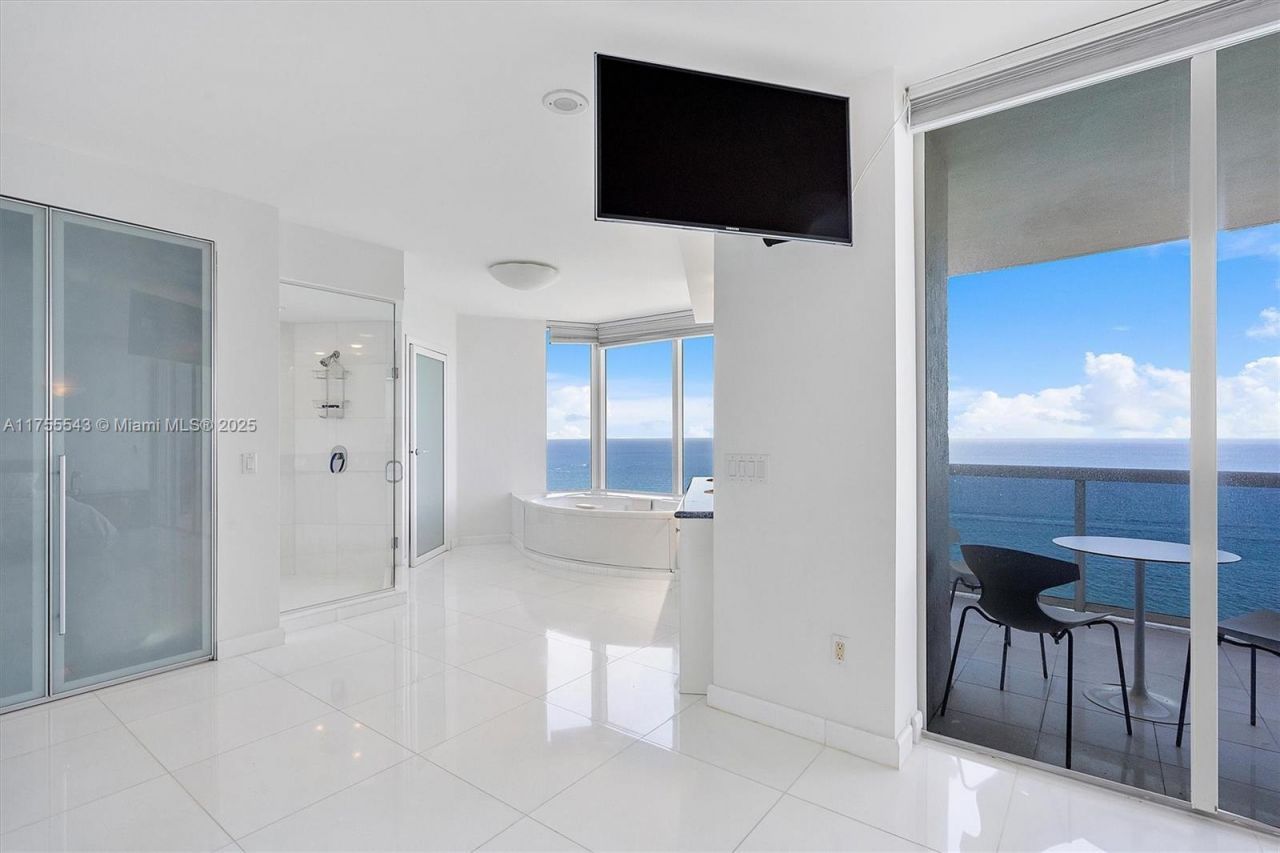 17555 Collins Ave, Unit 3701, Sunny Isles Beach, FL 33160 Photo