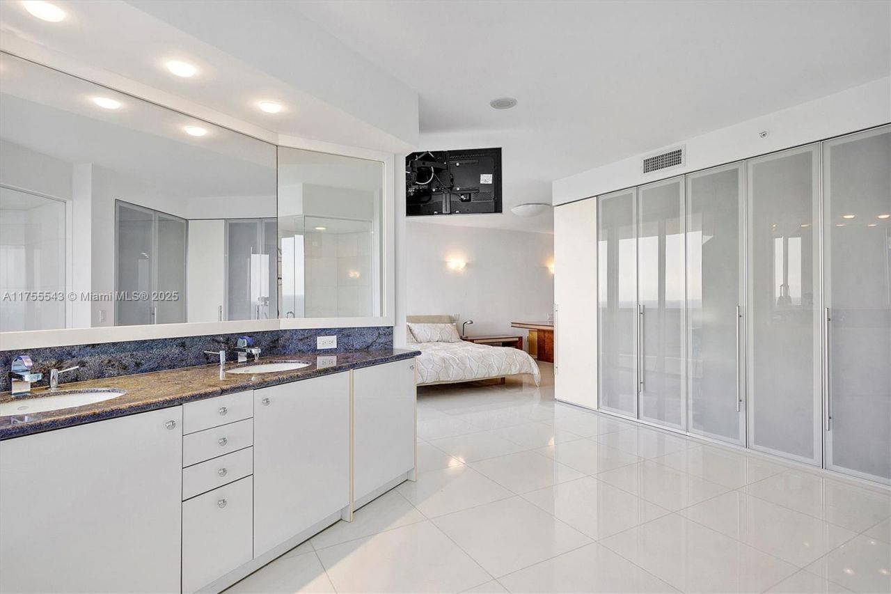 17555 Collins Ave, Unit 3701, Sunny Isles Beach, FL 33160 Photo