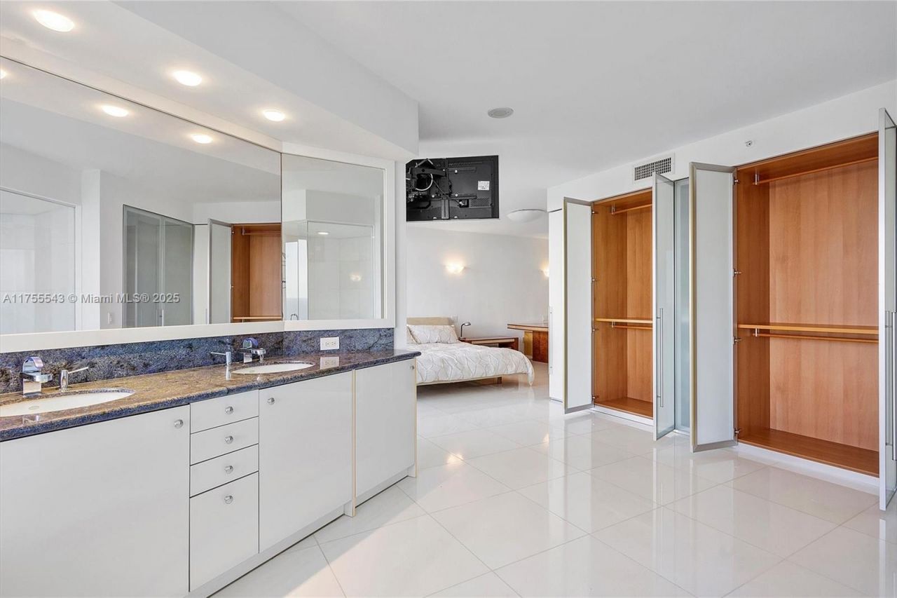 17555 Collins Ave, Unit 3701, Sunny Isles Beach, FL 33160 Photo
