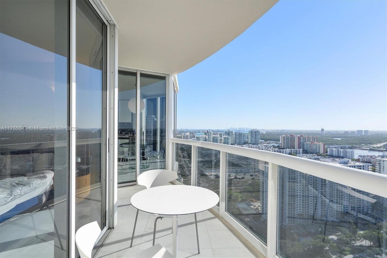 17555 Collins Ave, Unit 3701, Sunny Isles Beach, FL 33160 Photo