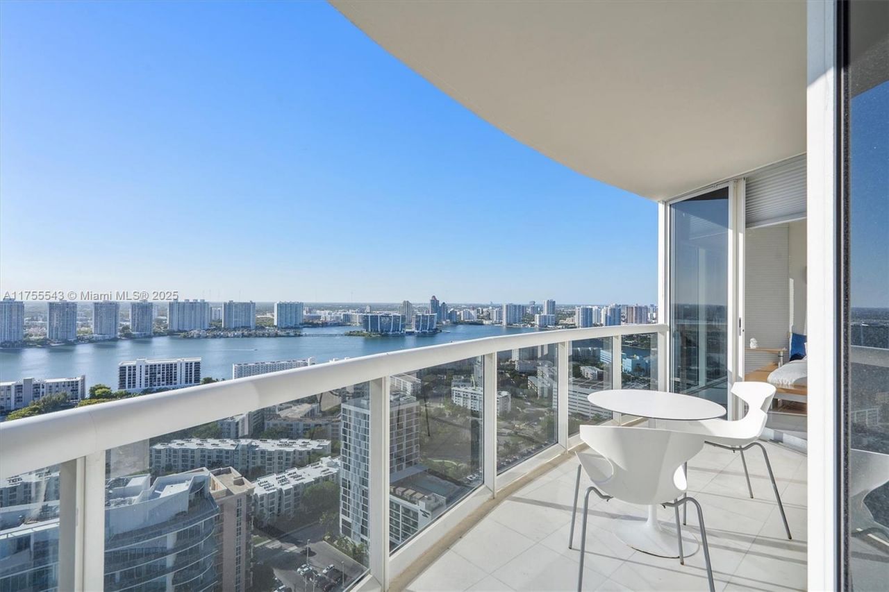 17555 Collins Ave, Unit 3701, Sunny Isles Beach, FL 33160 Photo