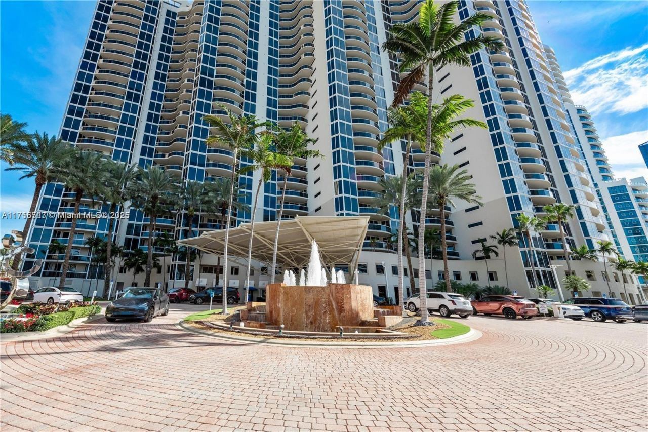 17555 Collins Ave, Unit 3701, Sunny Isles Beach, FL 33160 Photo