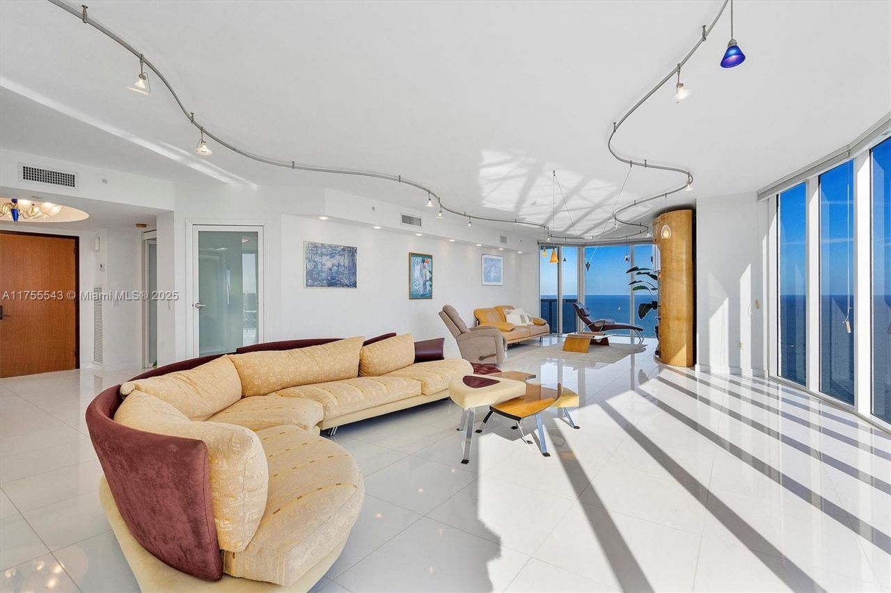 17555 Collins Ave, Unit 3701, Sunny Isles Beach, FL 33160 Photo