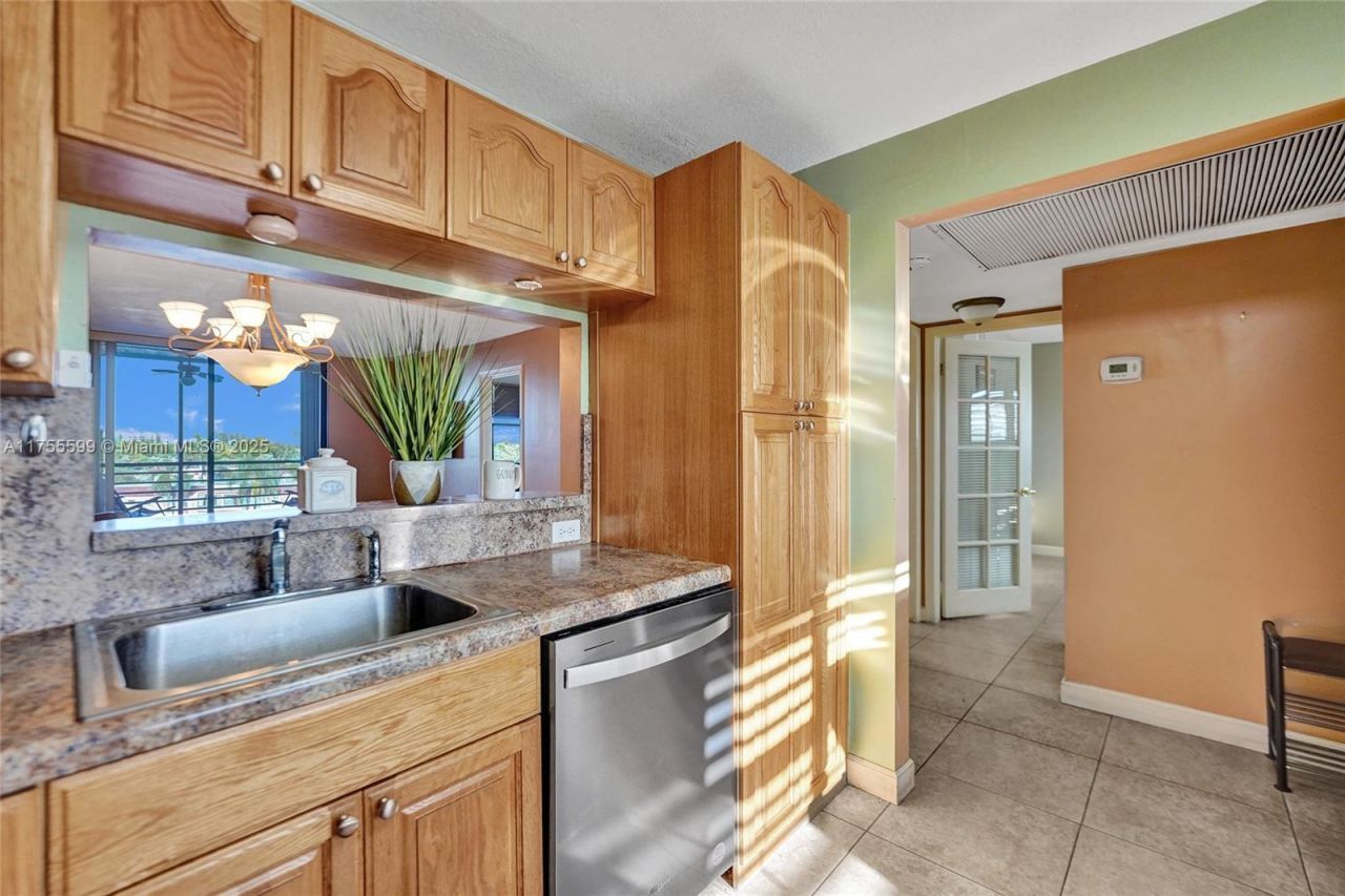 901 Colony Point Cir, Unit 511, Pembroke Pines, FL 33026 Photo