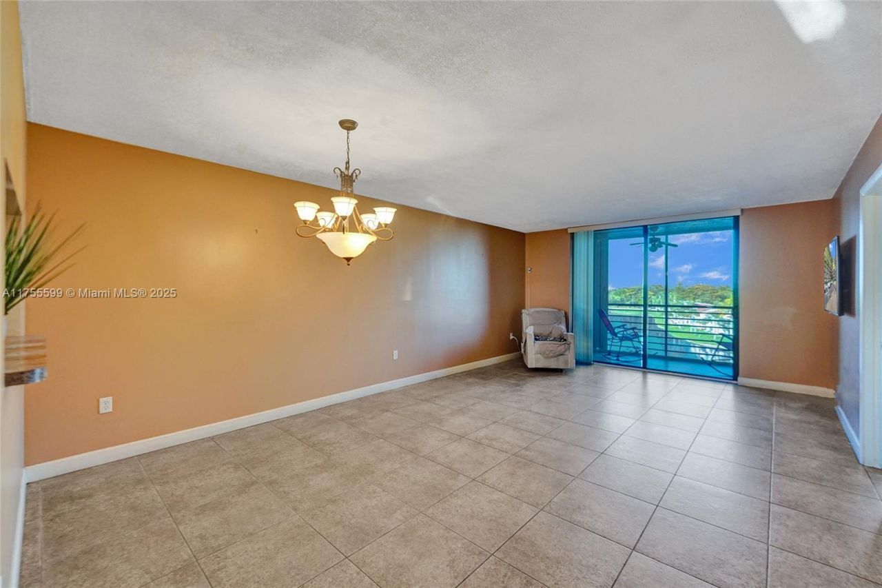 901 Colony Point Cir, Unit 511, Pembroke Pines, FL 33026 Photo