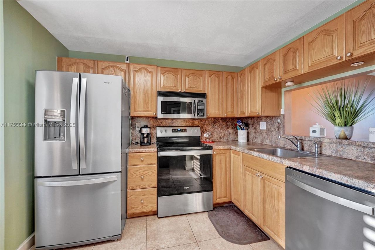 901 Colony Point Cir, Unit 511, Pembroke Pines, FL 33026 Photo