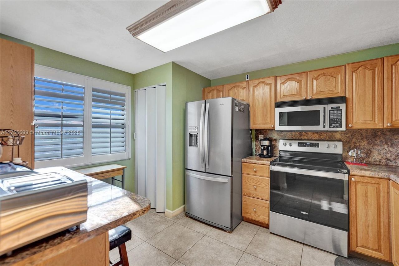 901 Colony Point Cir, Unit 511, Pembroke Pines, FL 33026 Photo