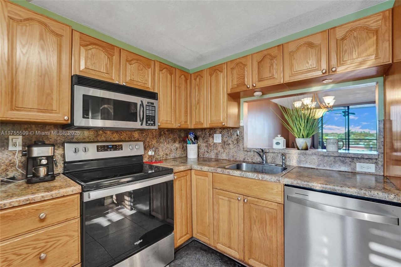 901 Colony Point Cir, Unit 511, Pembroke Pines, FL 33026 Photo