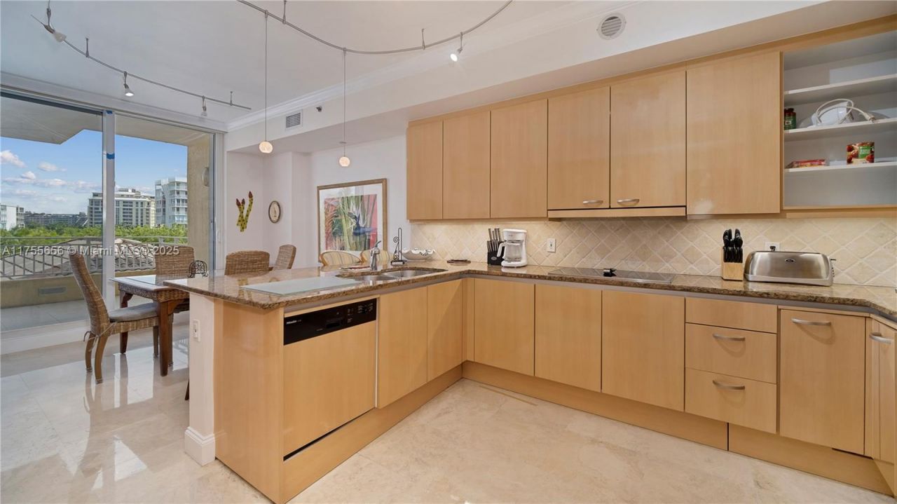 791 Crandon Blvd, Unit 404, Key Biscayne, FL 33149 Photo