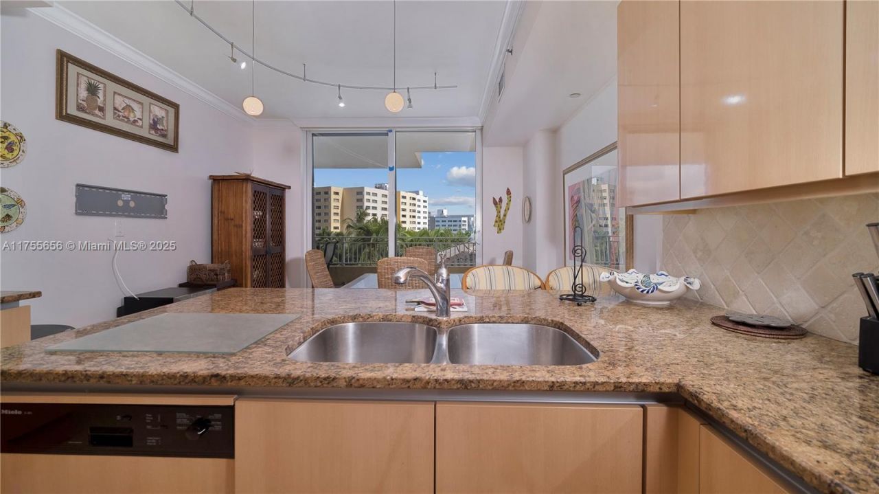 791 Crandon Blvd, Unit 404, Key Biscayne, FL 33149 Photo