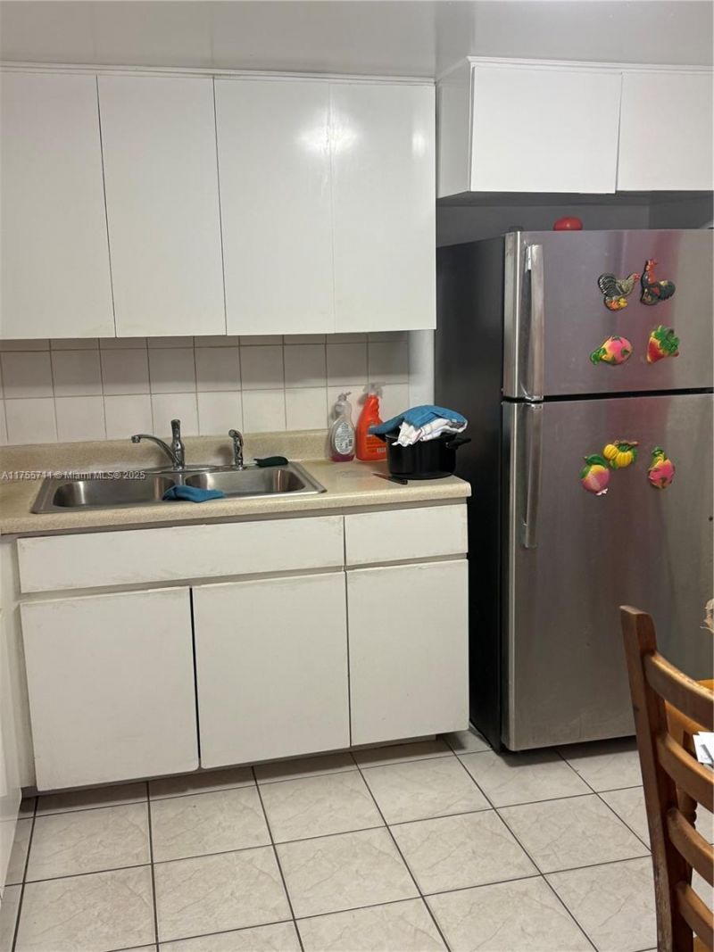 18555 NE 14th Ave, Unit 502-B, Miami, FL 33179 Photo