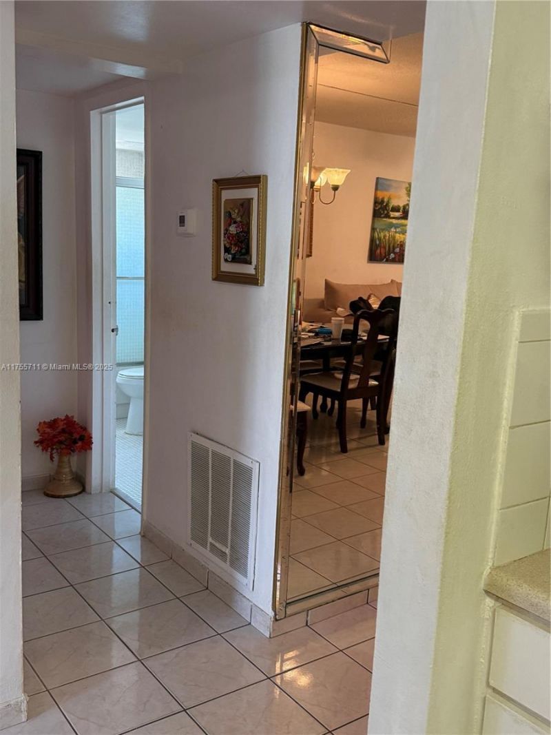 18555 NE 14th Ave, Unit 502-B, Miami, FL 33179 Photo
