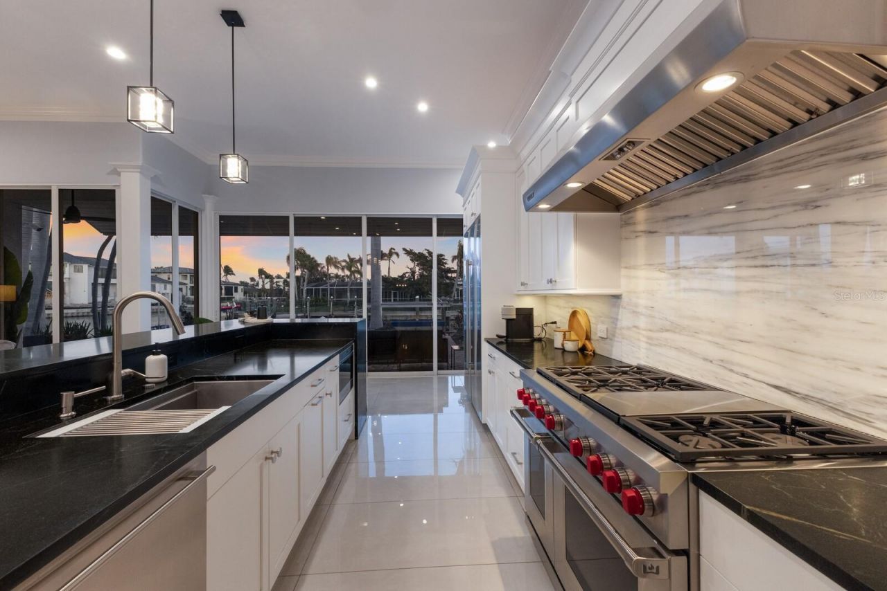 367 W Royal Flamingo Drive, Sarasota, FL 34236 Photo