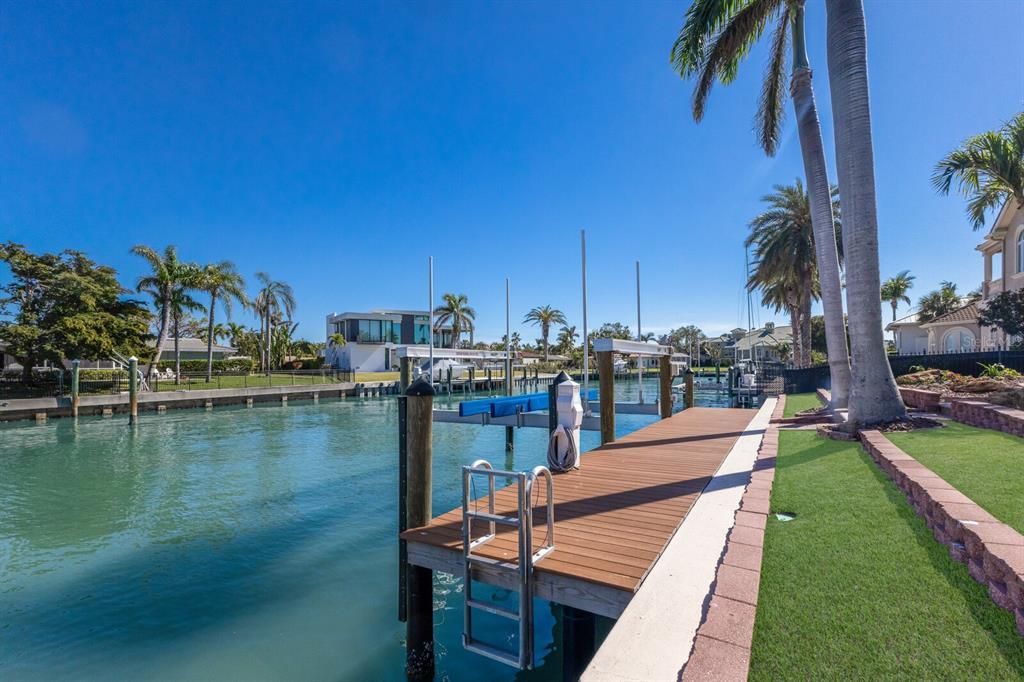 367 W Royal Flamingo Drive, Sarasota, FL 34236 Photo