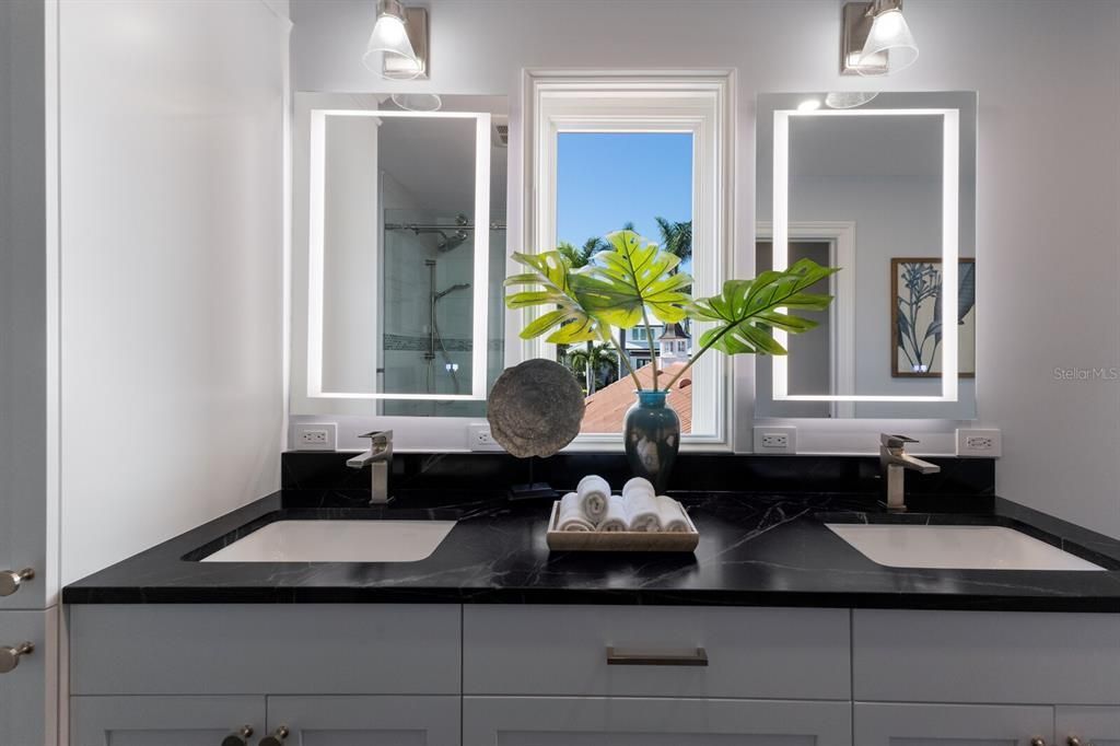 367 W Royal Flamingo Drive, Sarasota, FL 34236 Photo