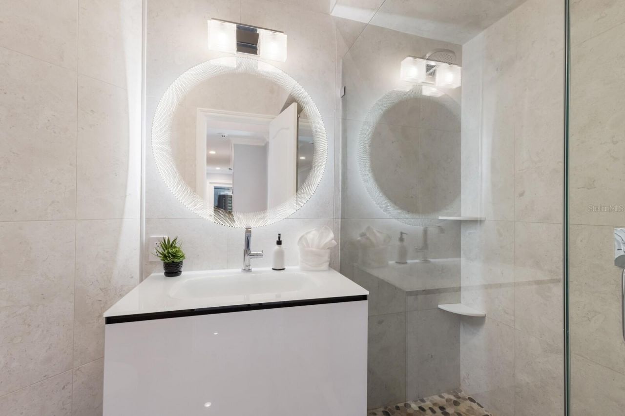 367 W Royal Flamingo Drive, Sarasota, FL 34236 Photo