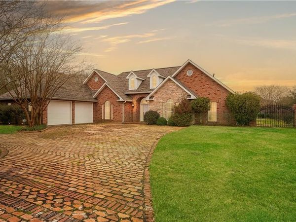 6412 TENNYSON OAKS Lane, Alexandria, LA 71301