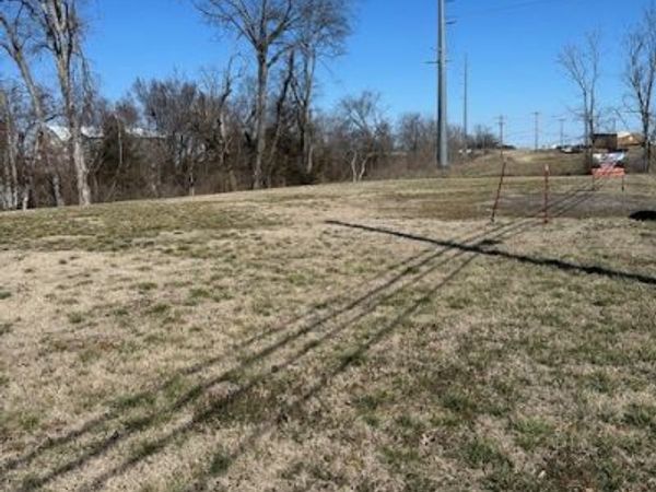 220 Rockland Rd, Hendersonville, TN 37075