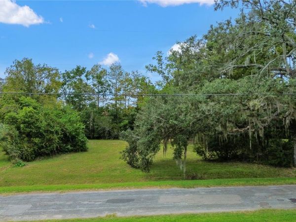 11123 LAKE SHORE DRIVE, LAND O LAKES, FL 34637
