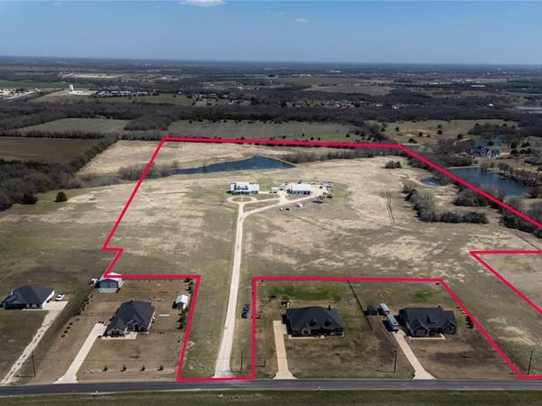 1408 Hackberry Road, Van Alstyne, TX 75495