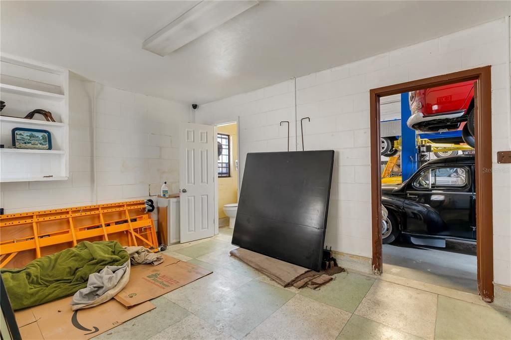 41 N Dollins Avenue, Orlando, FL 32805 Photo