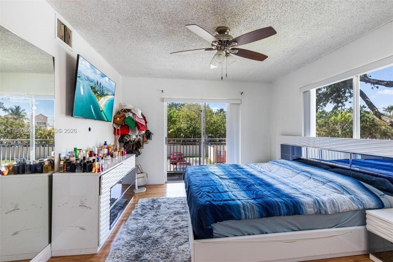 18830 NW 57th Ave, Unit 201, Hialeah, FL 33015 Photo