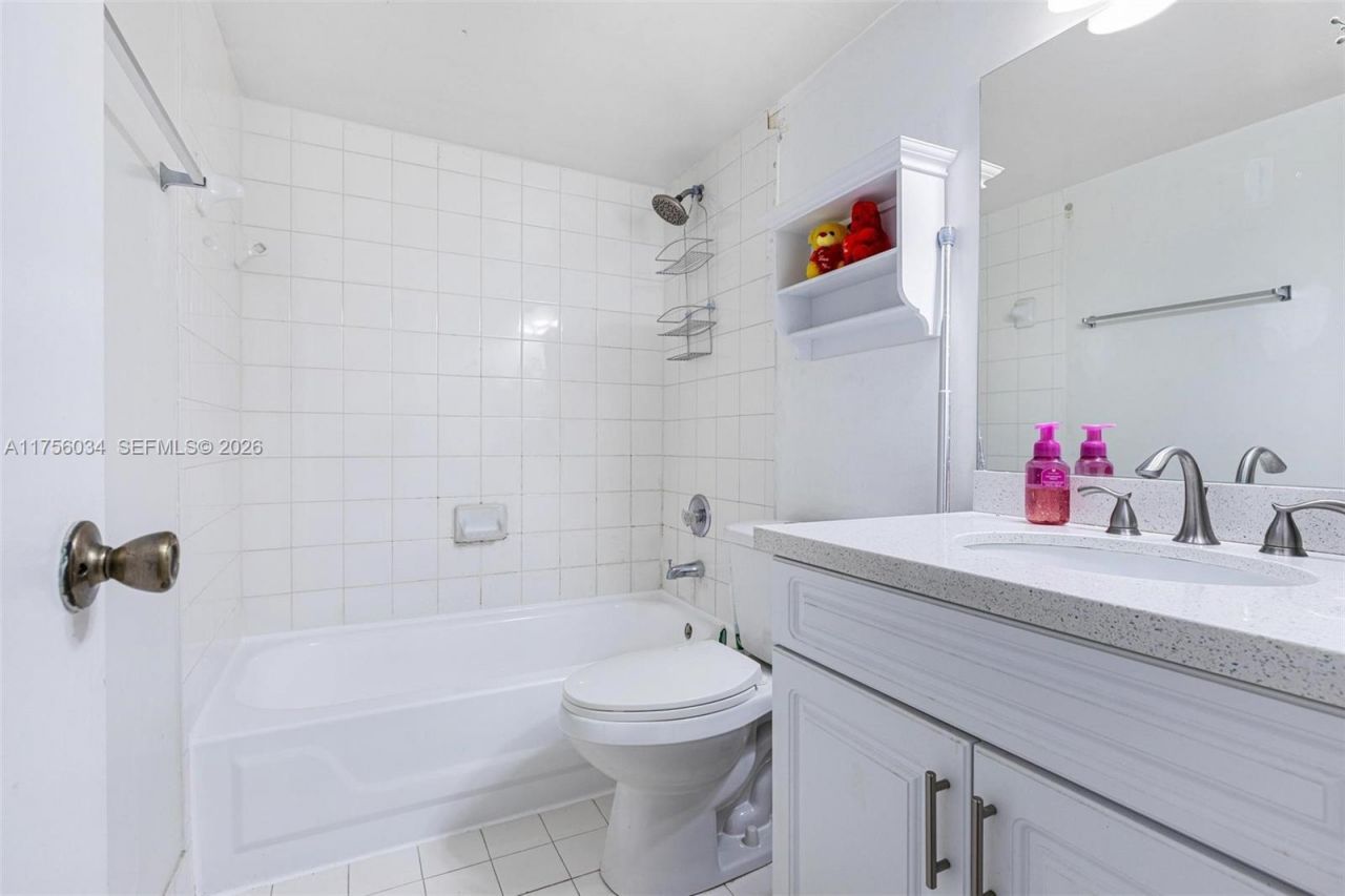 18830 NW 57th Ave, Unit 201, Hialeah, FL 33015 Photo