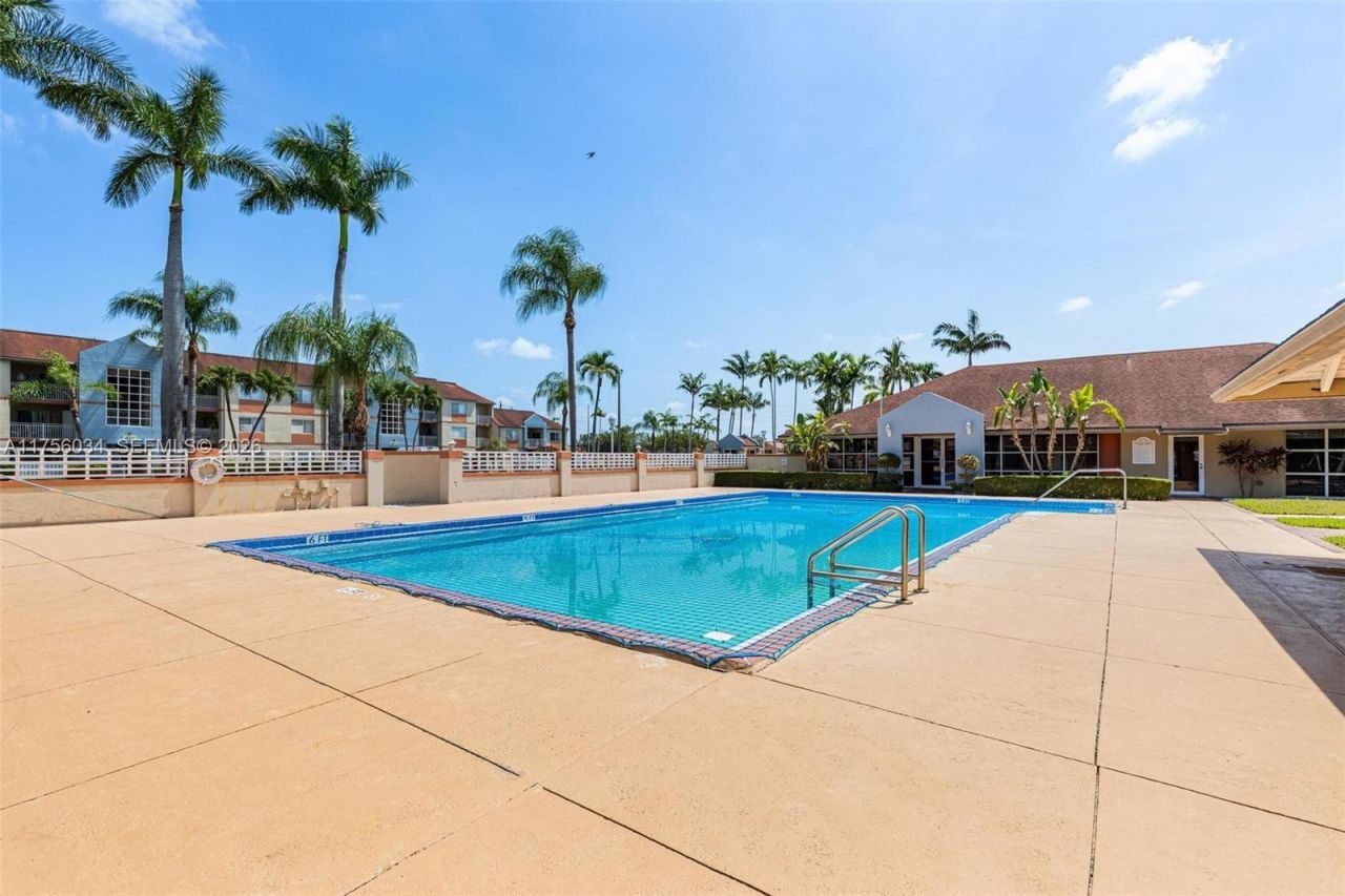 18830 NW 57th Ave, Unit 201, Hialeah, FL 33015 Photo