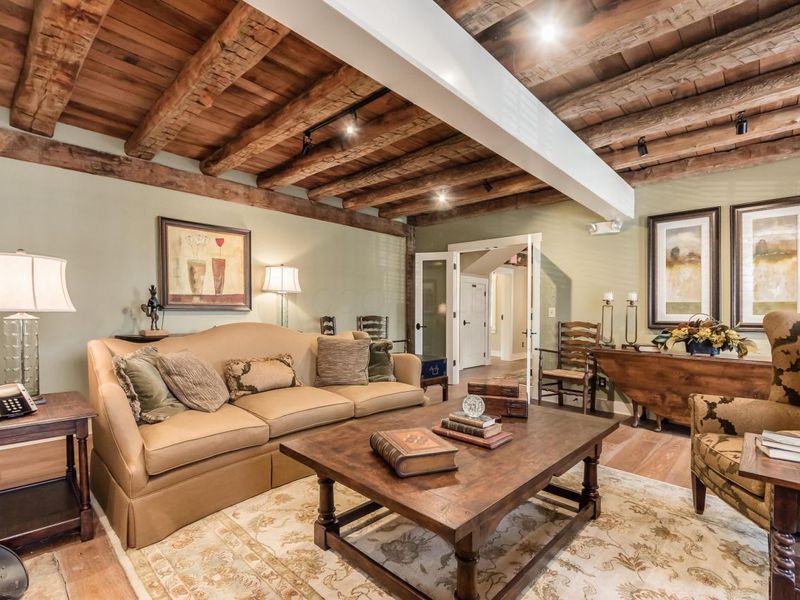 109 S High Street, Dublin, OH 43017 Photo 14