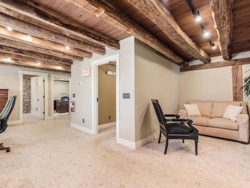 109 S High Street, Dublin, OH 43017 Photo 17