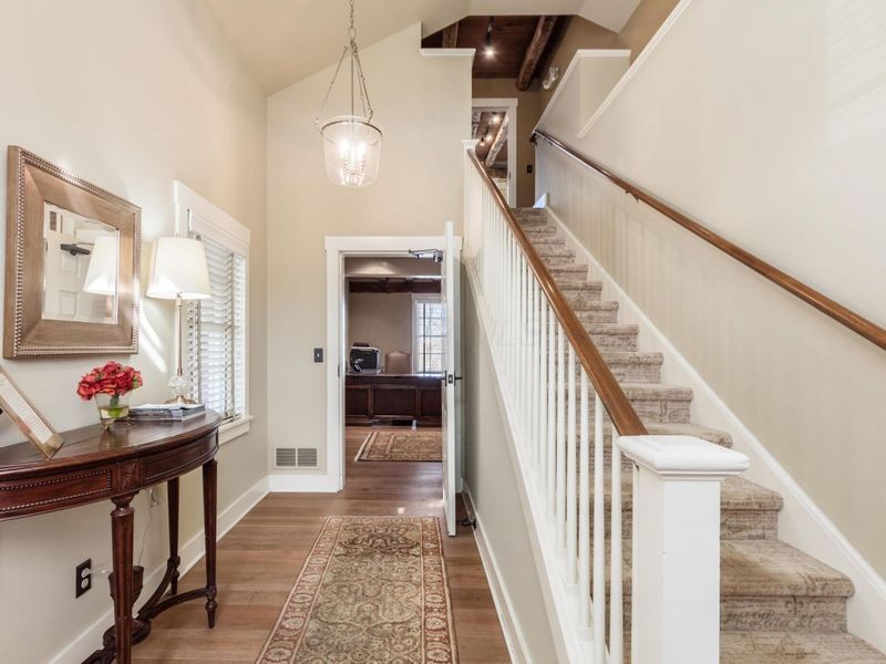 109 S High Street, Dublin, OH 43017 Photo 8