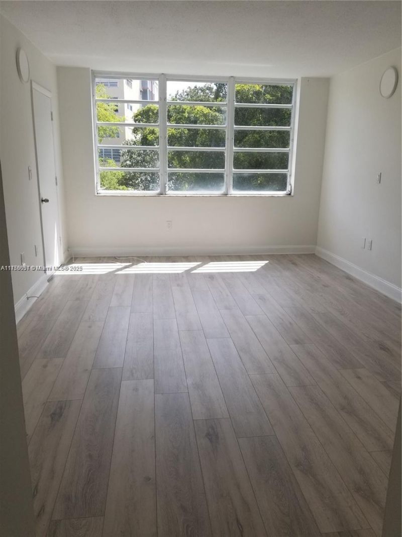 1670 NE 191st St, Unit 404-3, Miami, FL 33179 Photo