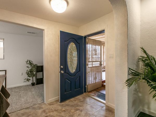 3102 Rosendo Garcia Road SW, Albuquerque, NM 87105