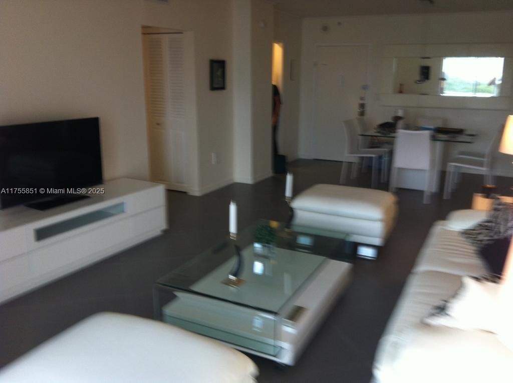 400 Kings Point Dr, Unit 810, Sunny Isles Beach, FL 33160 Photo