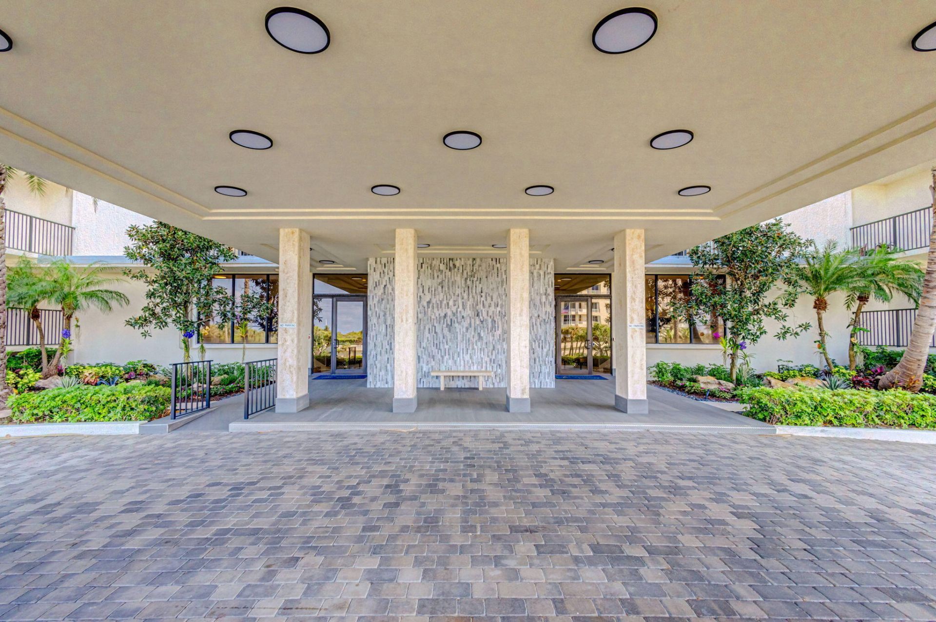 400 Beach Road, Unit 103, Tequesta, FL 33469 Photo