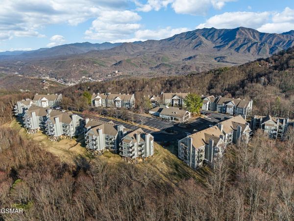 1260 Ski View Dr, Gatlinburg, TN 37738