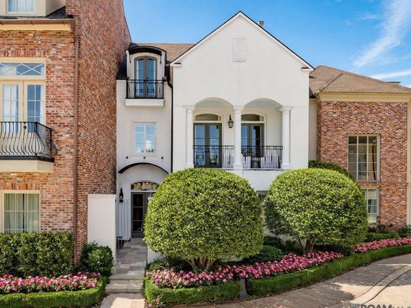 10 Country Club Place, Baton Rouge, LA 70809