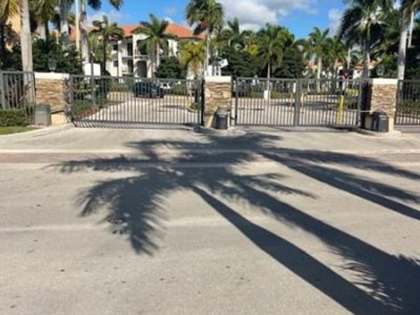 5454 NW 27 St, Unit 5454, Margate, FL 33063