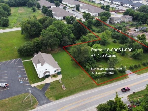 8013 SW Regional Airport Boulevard, Bentonville, AR 72713