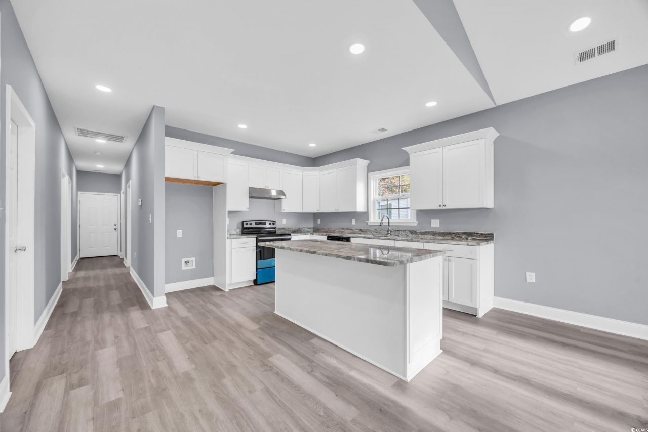 3837 Mayfield Dr. Photo 4