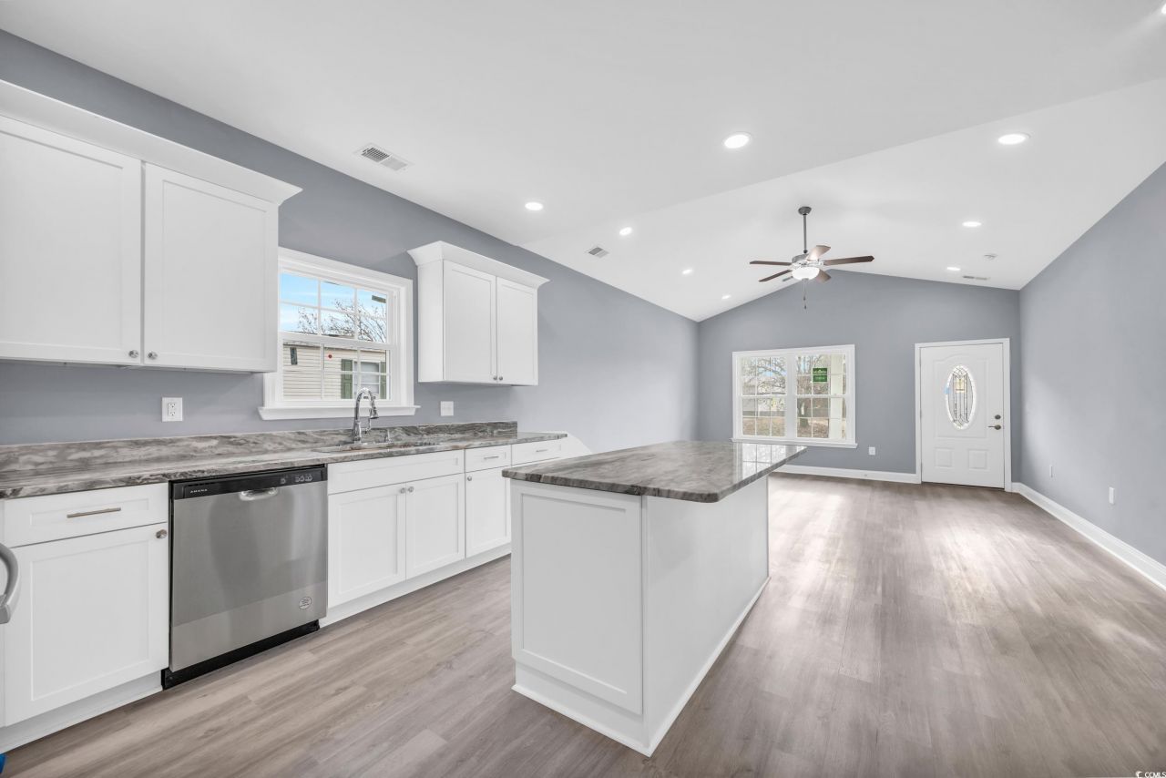 3837 Mayfield Dr. Photo 5