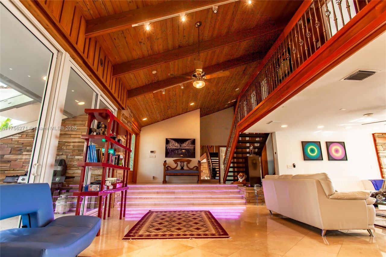 1750 Bay Dr, Miami Beach, FL 33141 Photo