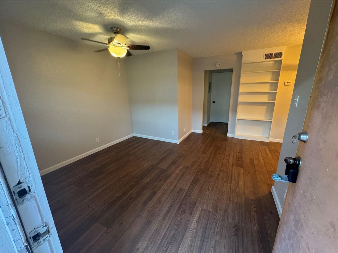 2401 Manor Rd, Unit 118, Austin, TX 78722 Main Photo
