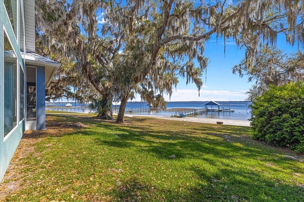 12336 E Highway 25, Ocklawaha, FL 32179 Photo